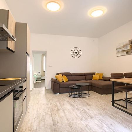 Amphitheater 3+2 Modern Apartment With Terrace, Wifi, Netflix PUY Eksteriør bilde